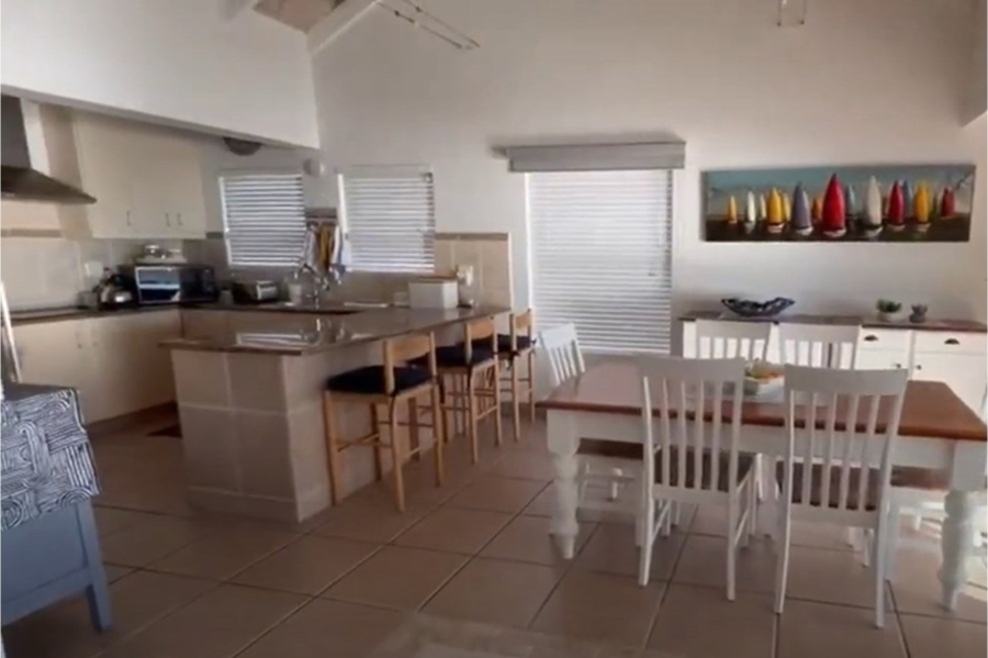5 Bedroom Property for Sale in Shelley Point Western Cape